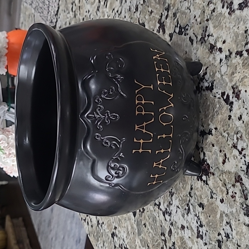 Magenta Happy Halloween Witch Caudron Pot